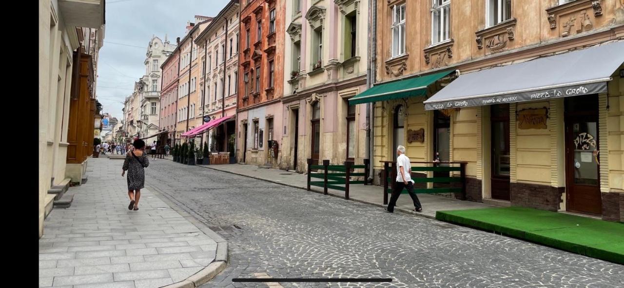 Вірменська 8 利沃夫 外观 照片